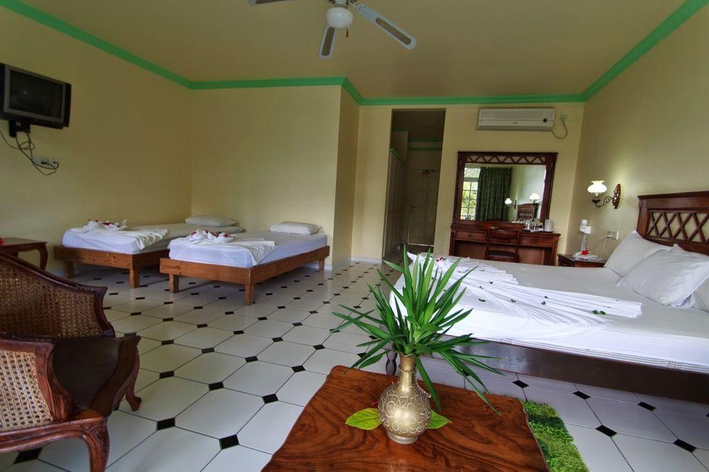 Palm Beach Hotel Grand Anse (Praslin) Exterior foto